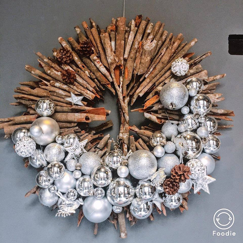 Mê mẩn 8 QUÁN CAFE DECOR GIÁNG SINH siêu lộng lẫy ở Hà Nội cho các tín đồ sống ảo - ảnh 20 me man 8 quan cafe decor giang sinh sieu long lay o ha noi cho cac tin do song ao - anh 20