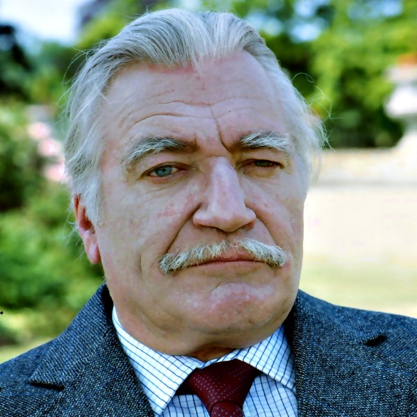 Nigel Davenport
