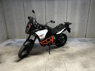 6BD9717D-6FFD-4768-8591-47C5524304DF