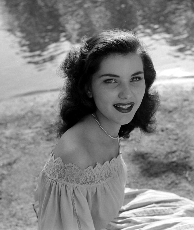 debra_paget_290