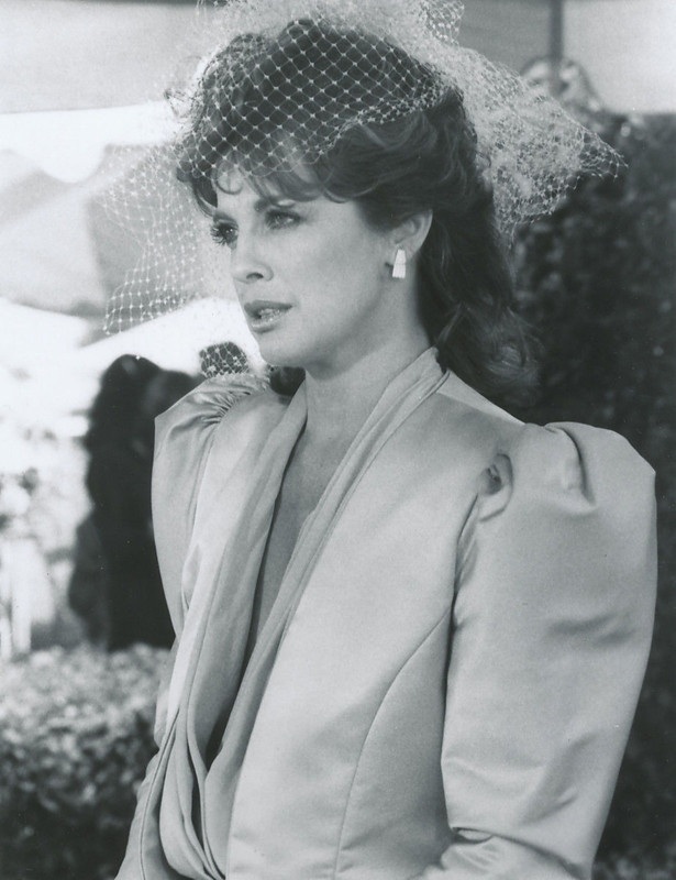 linda_gray_mb24