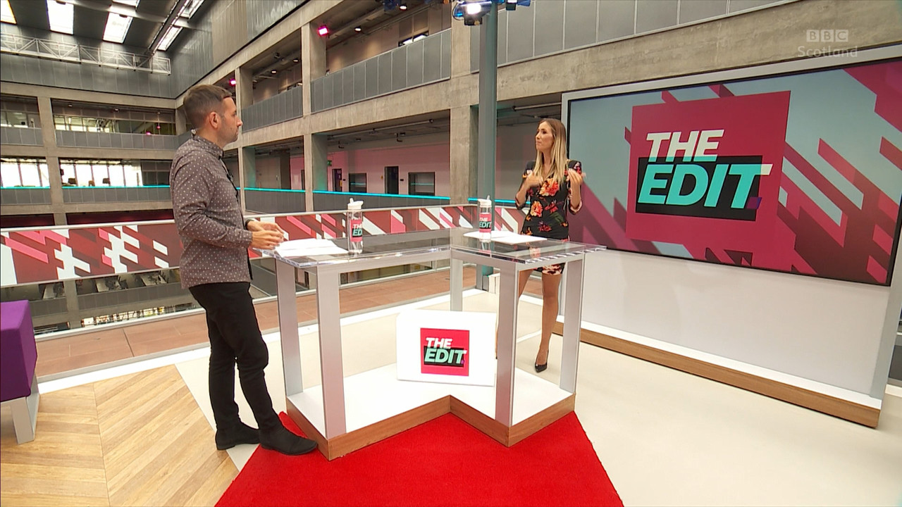 09.04 - 19.15.00 - The Edit  ᴺᵉʷ. S02E06 The best of the week's enter....ts_snapshot_11.14.095
