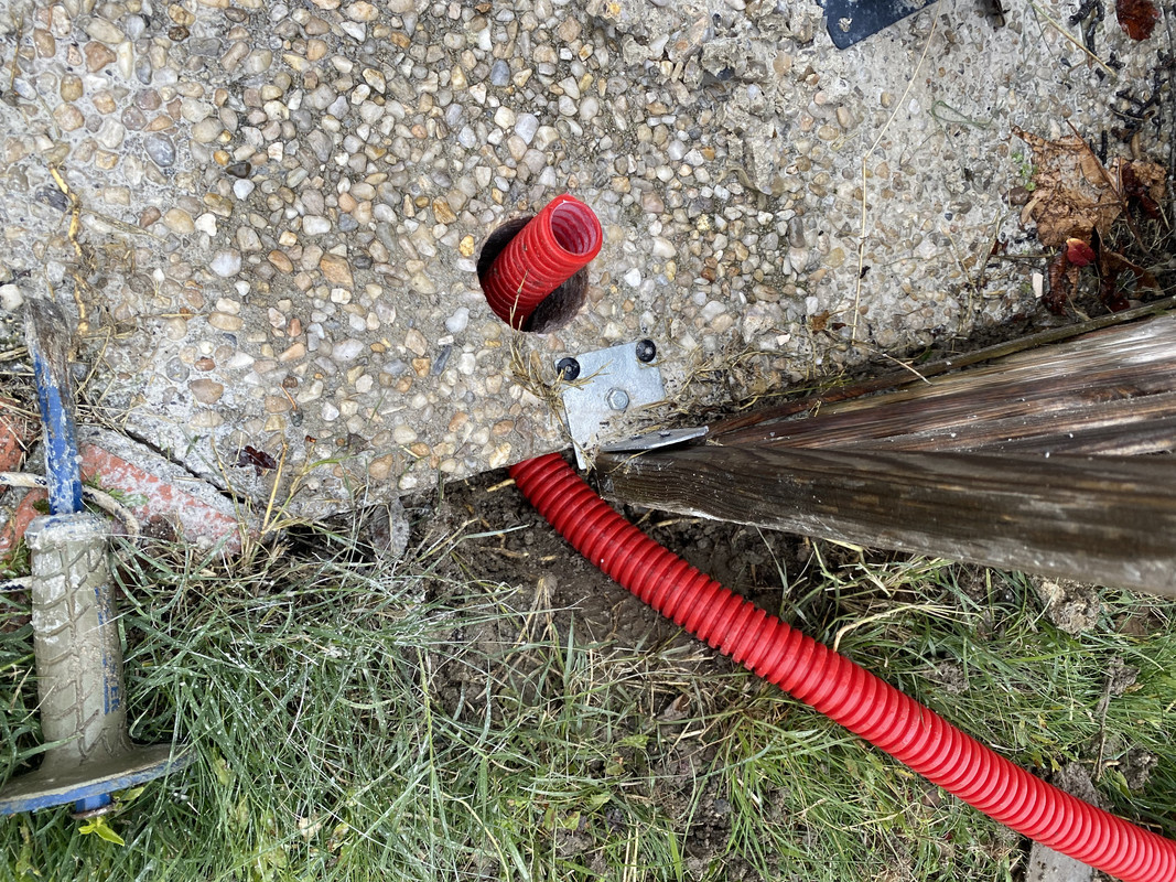 4E0C3C28-23E6-4C1C-8651-C7CDD9769329