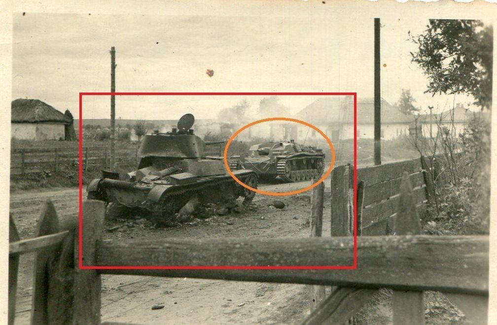 WW II Foto Sturmgeschützpanzer vor Russischem ze