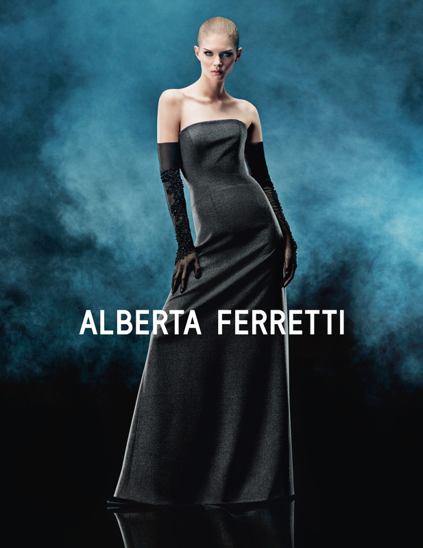 Alberta Ferretti, la campagna Autunno/Inverno 2023-24