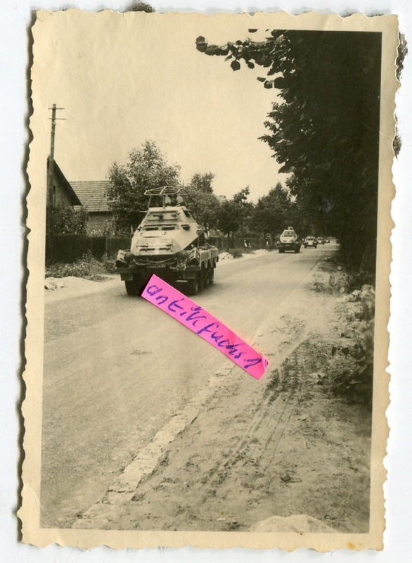 Deutscher Funk-Schützen-Panzer WH-140972 in Pole