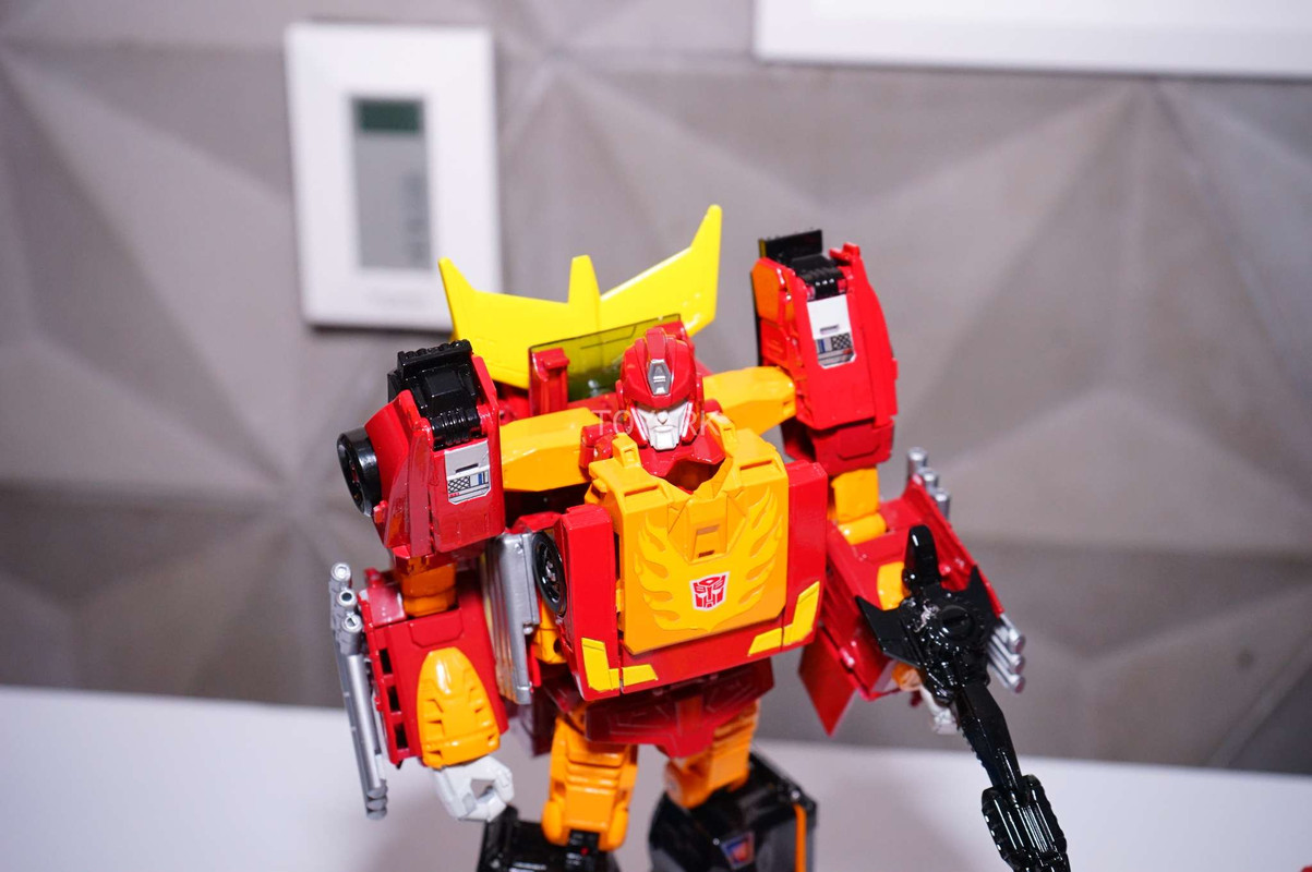 SDCC-2017-Hasbro-Transformers-Thurs-012