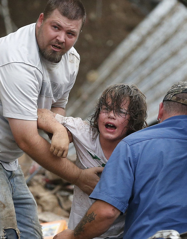 article-0-1DEB713B00000578-579_964x1233