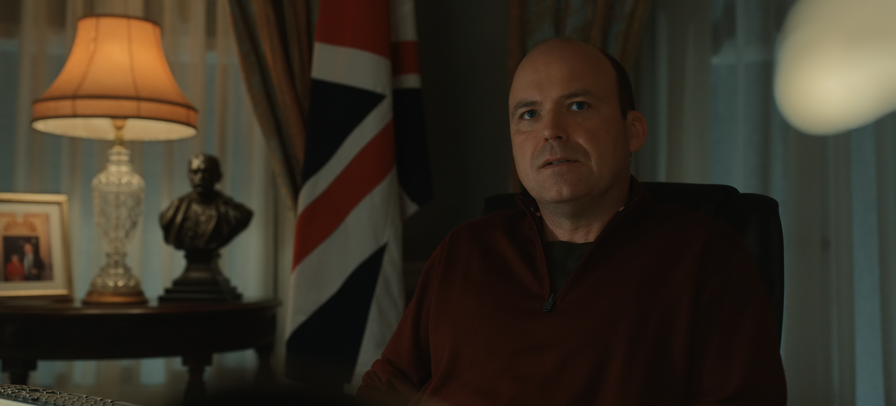 The.Diplomat.S02E01.When.a.Stranger.Calls.2160p.10bit.NF.WEB-DL.DDP5.1.HEVC-Vyndros.mkv_snapshot_11.