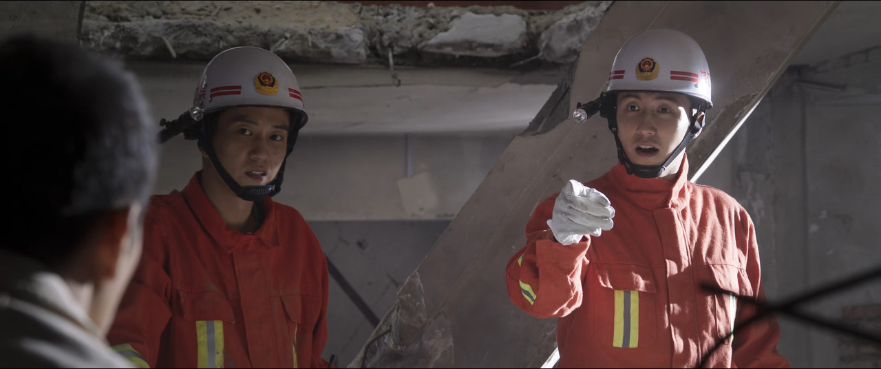 Bright-Eyes-in-the-Dark-2023-S01-E01-Viet-2160p-IQIYI-WEB-DL-DDP5-1-H-265-ANDY-mkv-snapshot-10-25-20.jpg
