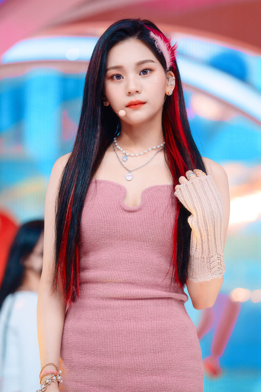 220220-VIVIZ-Umji-BOP-BOP-at-Inkigayo-documents-1