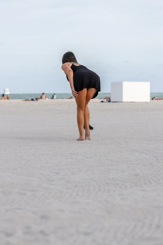 Claudia-Romani-UpskirtSTARS.com-4-1- (11)