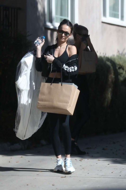 sofia-richie-friendshouse-09