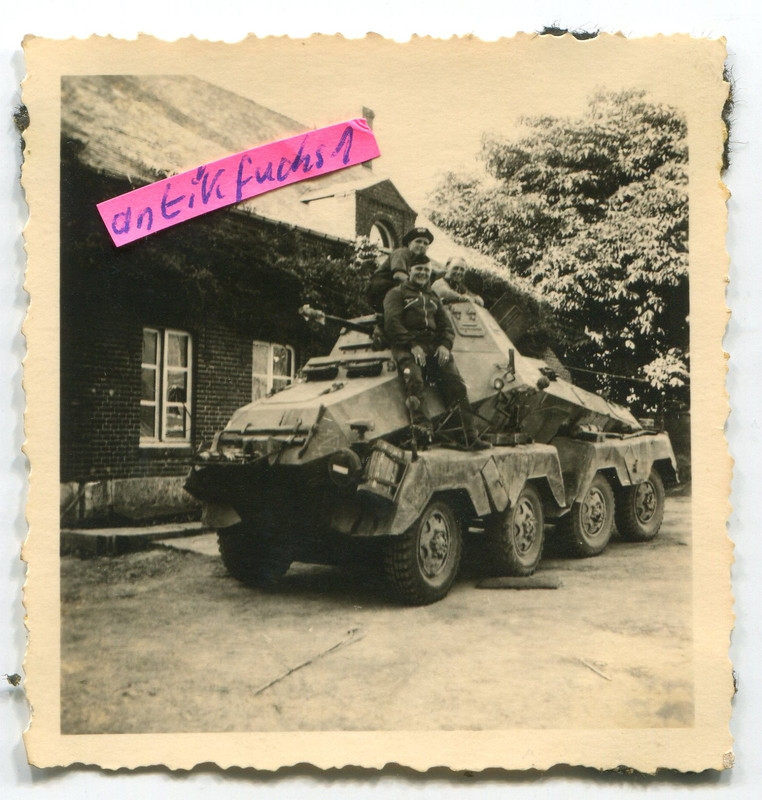 Deutscher 8-Rad Schützen-Panzer mit Front-Soldat