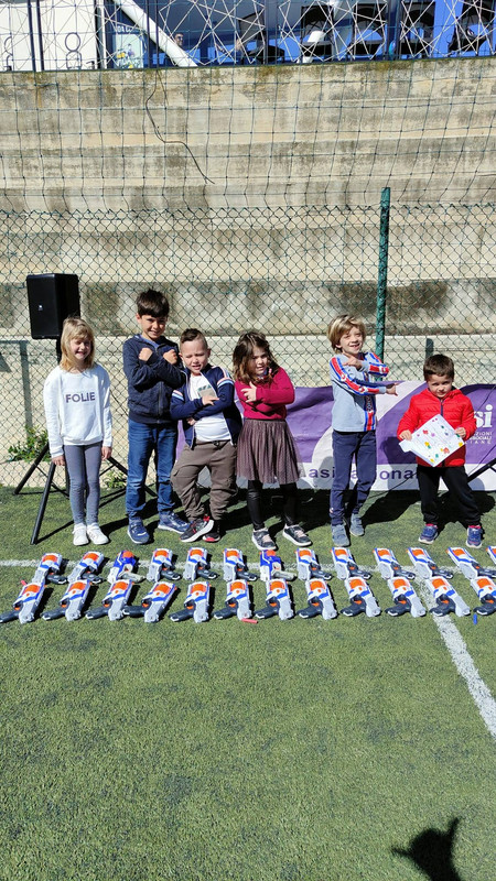 Battaglia Nerf con occhiali protettivi