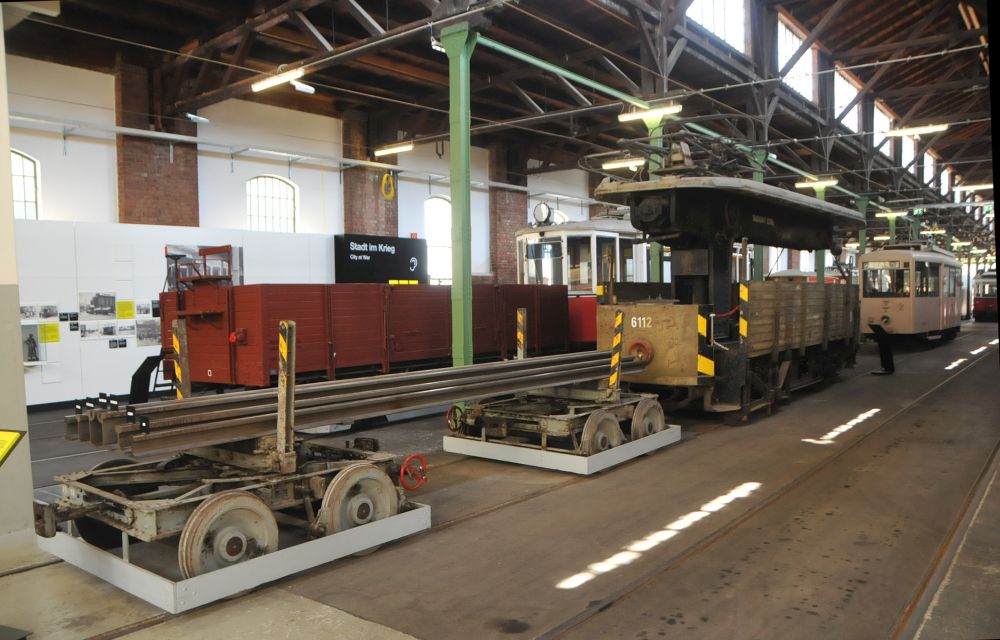 Tramvajski muzej u Beu T14-Wien-tramvajski-muzej-kran-KM1-6112-Waggonfabrik-Simmeri