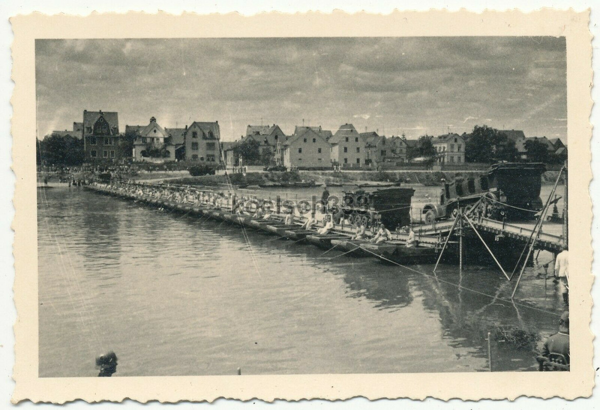 10 Fotos Pioniere der Wehrmacht Rhein Kriegsbrücken Fähre Ponton B-Gerät Kran7