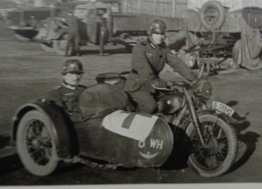 original Foto Nachlass um 1939 40 Sanitäter WH Westwall