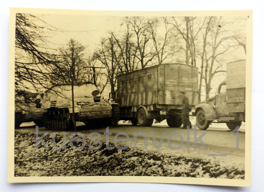 Vormarschstraße LKW Panzer Tarn bei Somkereit 2.