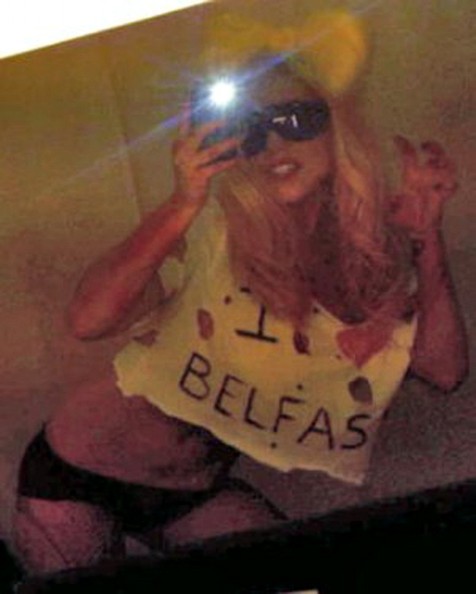 http://www1.pictures.zimbio.com/bg/Lady+Gaga+Lady+Gaga+Twitter+Pics+pZ7VRFauW5rl.jpg