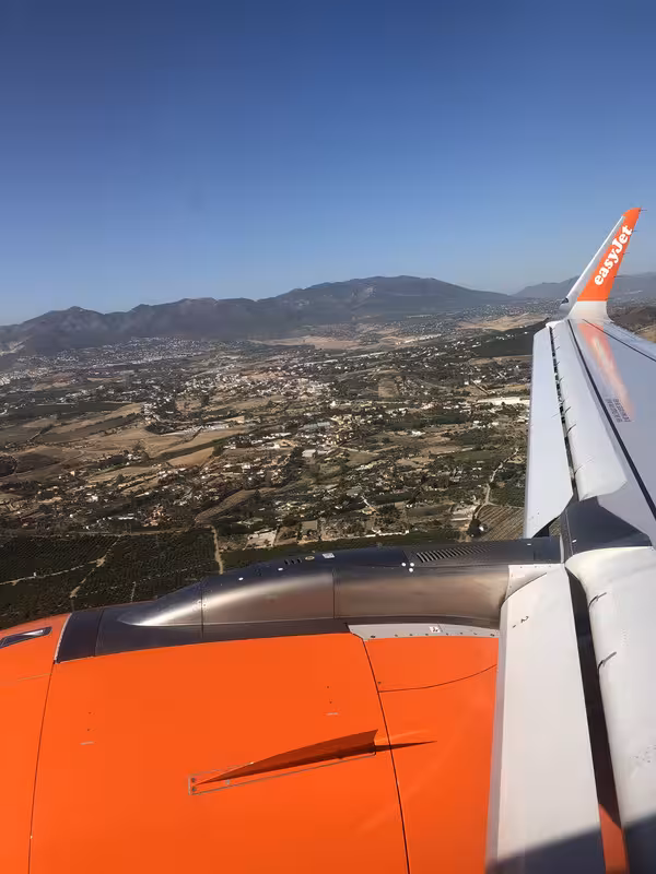 plane-landing-16.avif
