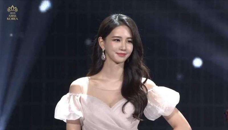2019 | Miss Korea | 1st runner-up | Lee Ha-nuey 16-D54-C43-1-EB0-4-DA1-803-A-D85-A7-BB31-EC5
