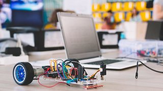 2 Arduino robots in 1 course boat and fisherman (+ Gift)