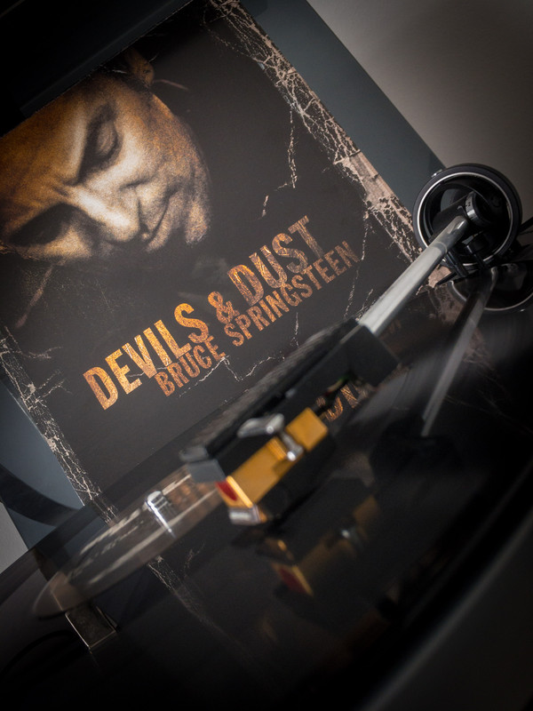 Boss - Devils & Dust (1 von 1)