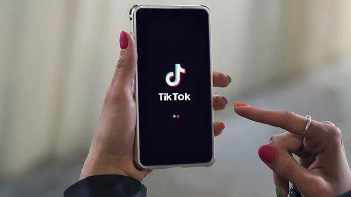 En TikTok se hace viral la impactante caída de una joven