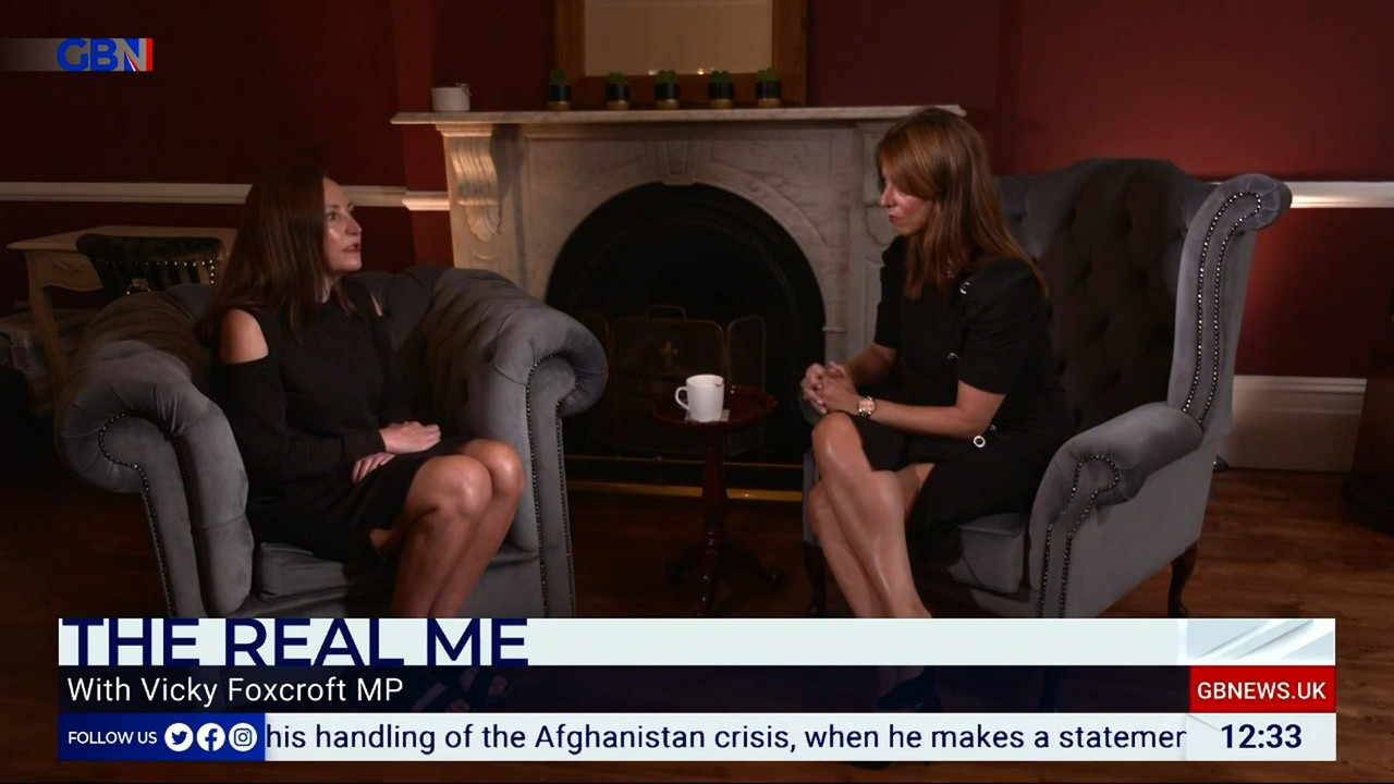09.06 - 12.00.00 - The Briefing Lunchtime with Gloria De Piero. Your ....ts_snapshot_34.45.222