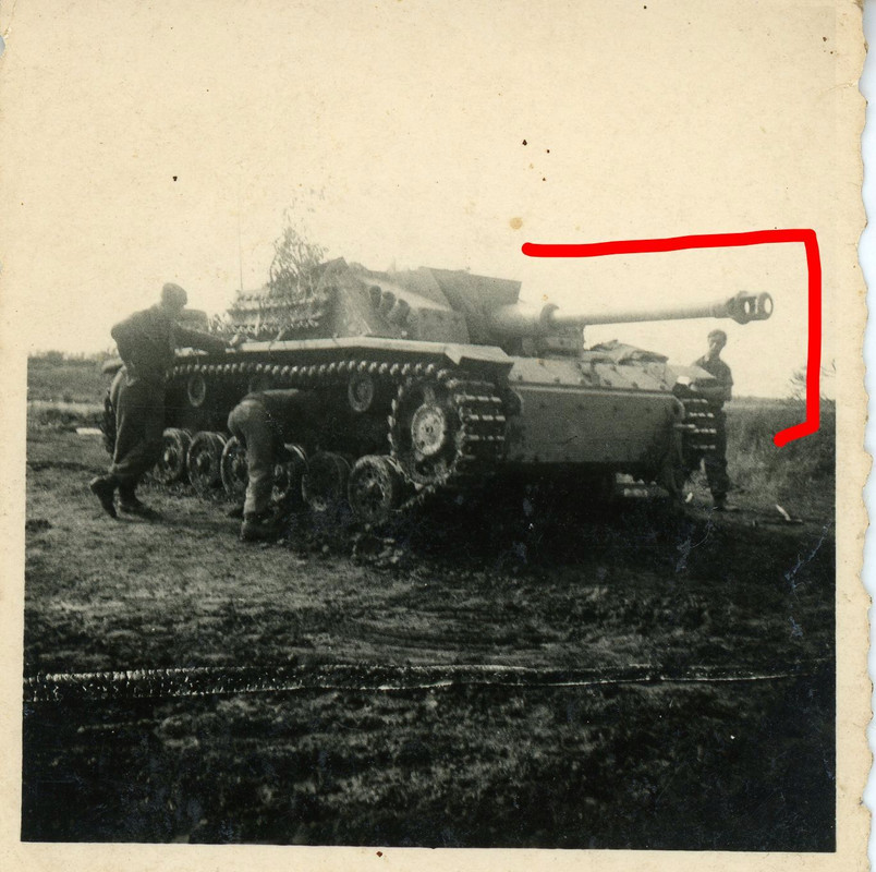 Russland StuG Sturmgeschütz Langrohr Tank Sturma