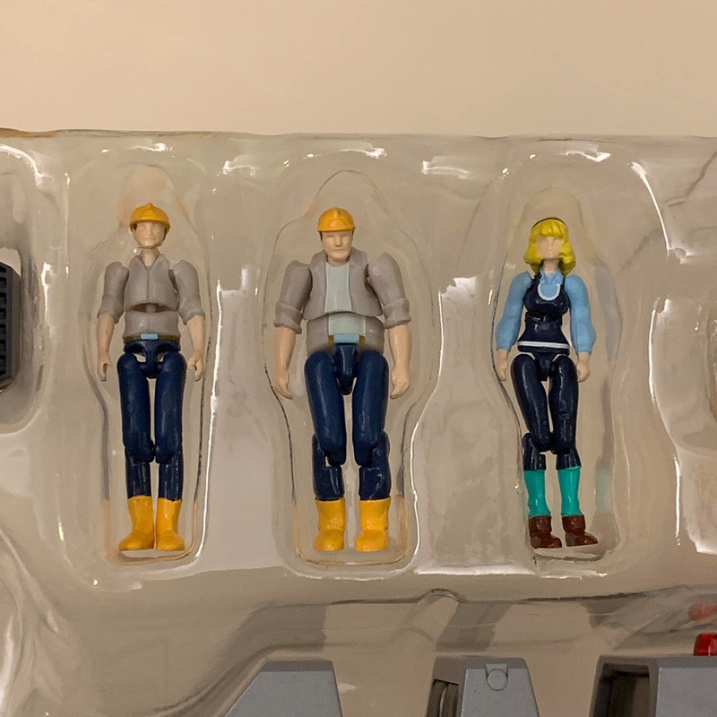 16-MP-44-Convoy-Optimus-Prime-V3