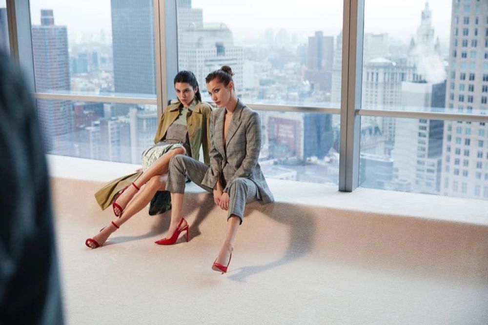 bella-hadid-and-kendall-jenner-for-ochirly-s-fall-winter-2018-ca