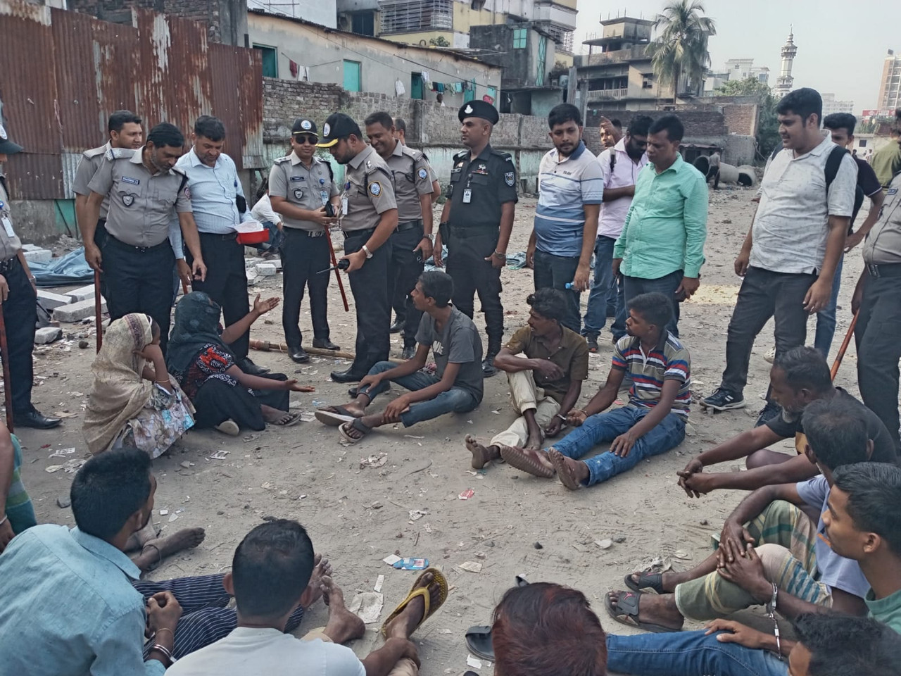 গেন্ডারিয়ার সেই ‘মাদকের আস্তানায়’ যৌথ অভিযান, ১৫ জনের কারাদণ্ড