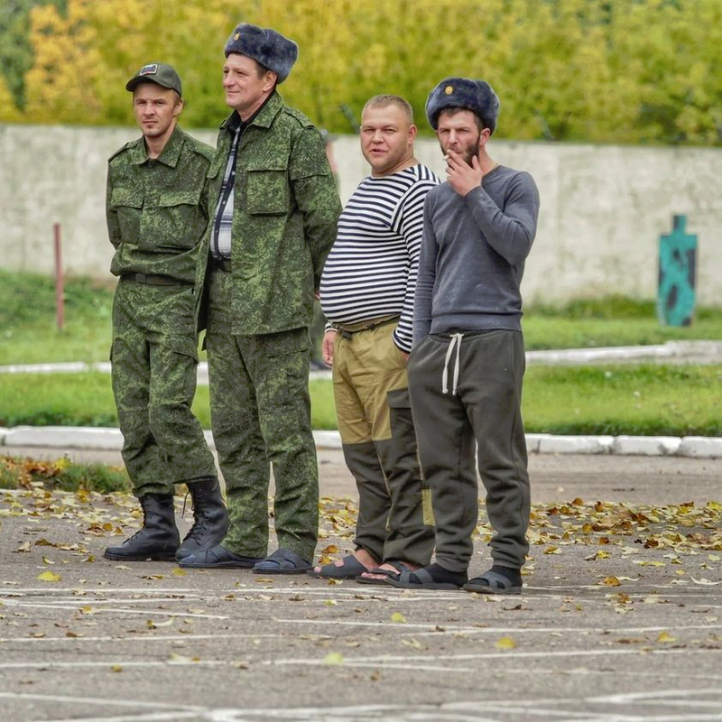 Красная армия взяла город за два дня. Форма военнослужащих. Новая Военная форма. Форма солдата. Форма украинцев Военная.