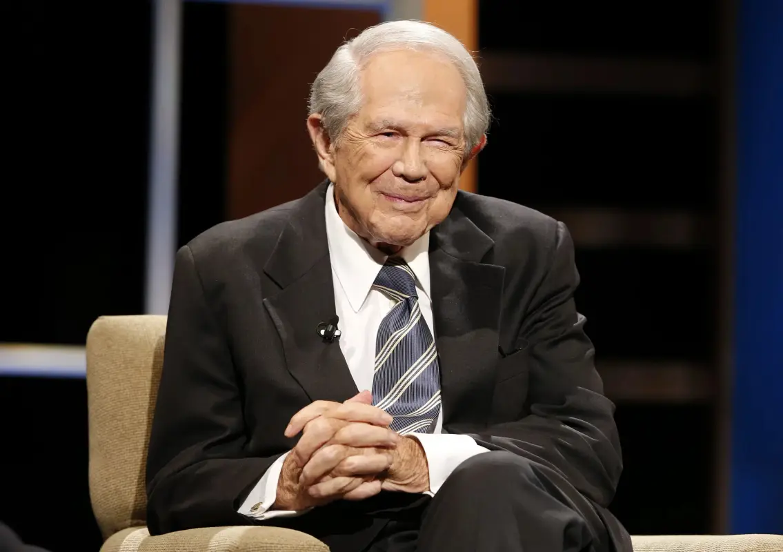 pat-robertson-broadcaster-who-helped-make-religion-central-v0-TocWzOvW7hmB81_AX1XxZZuuS-_MAcEucnNeZU
