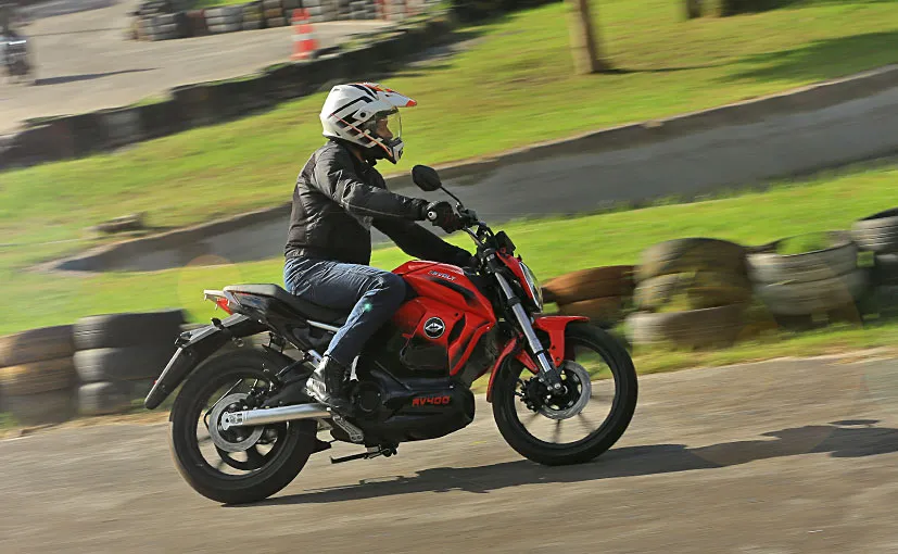 Revolt RV400 Performance in the City
