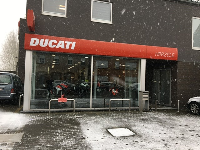 AE92FBDD-4F48-40BF-A959-17D2435A7EE8