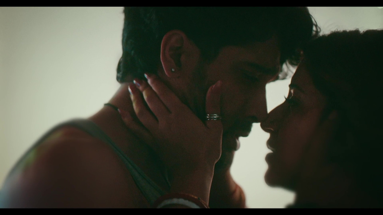 vlcsnap-2025-04-16-23h06m33s492