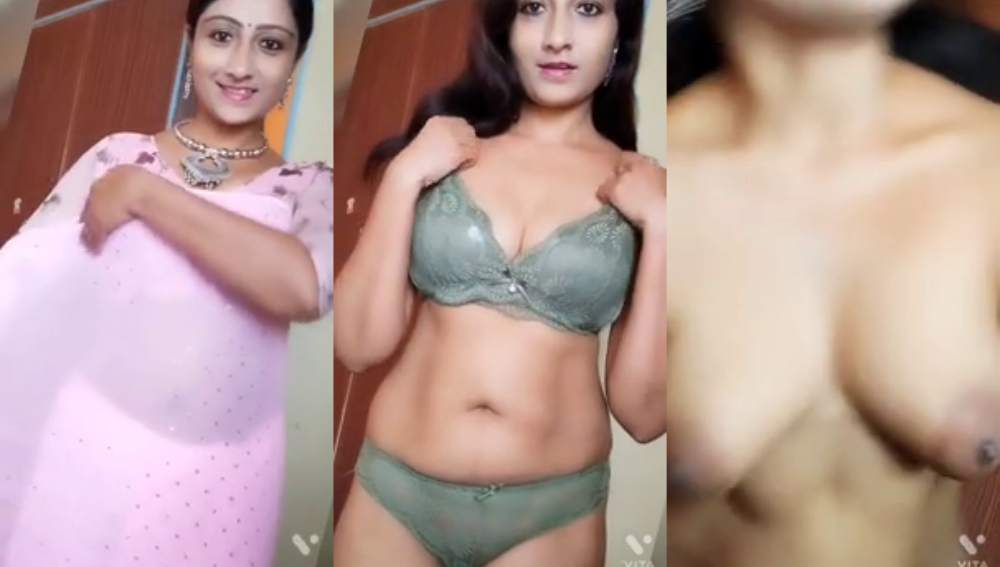 Cute desi slut taking off saree flashing her boob