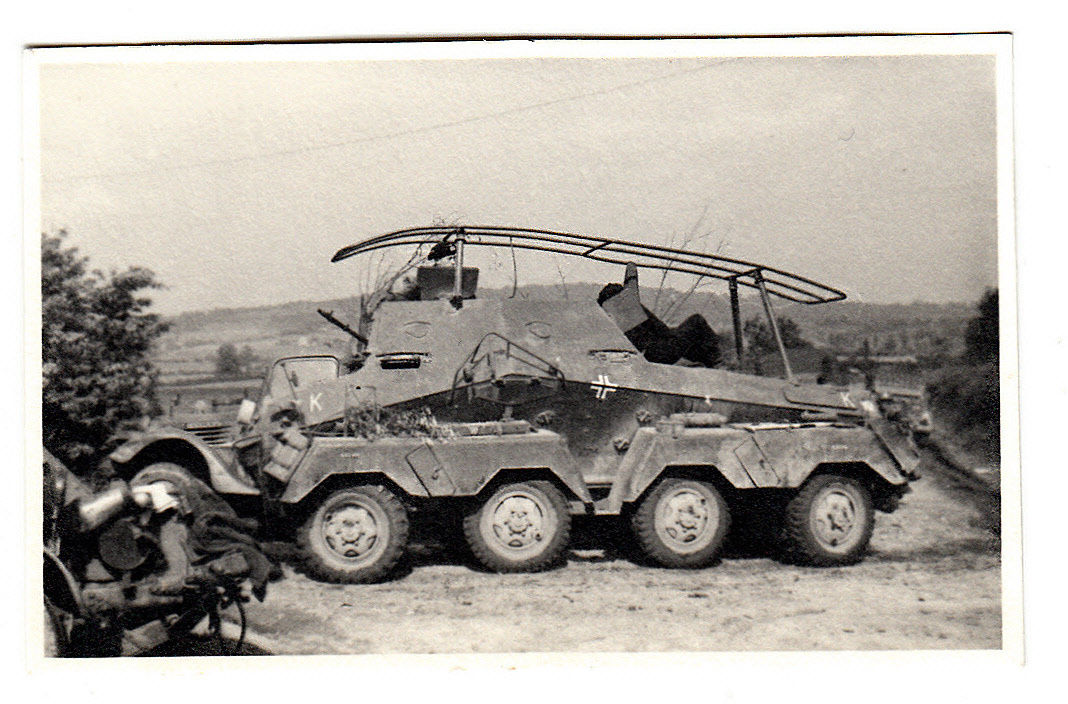 Orig. Foto Deutscher Panzer Spähwagen mit Balken