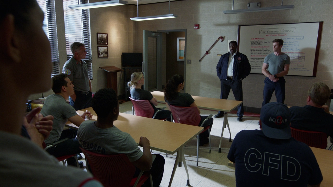 Chicago.Fire.S11E01.Tieniti.forte.720p.WEBMux.ITA.ENG.x264-BlackBit[screenshot 8]