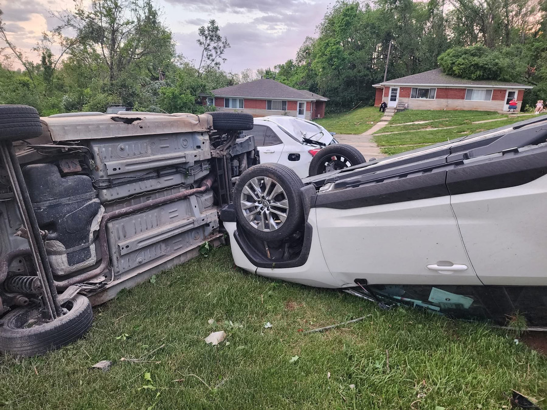 Cars-thrown-by-a-tornado-in-Bloomington-IN-inwx-2.jpg