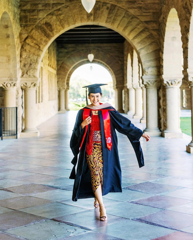 Maudy Ayunda lulus S2 di Stanford University