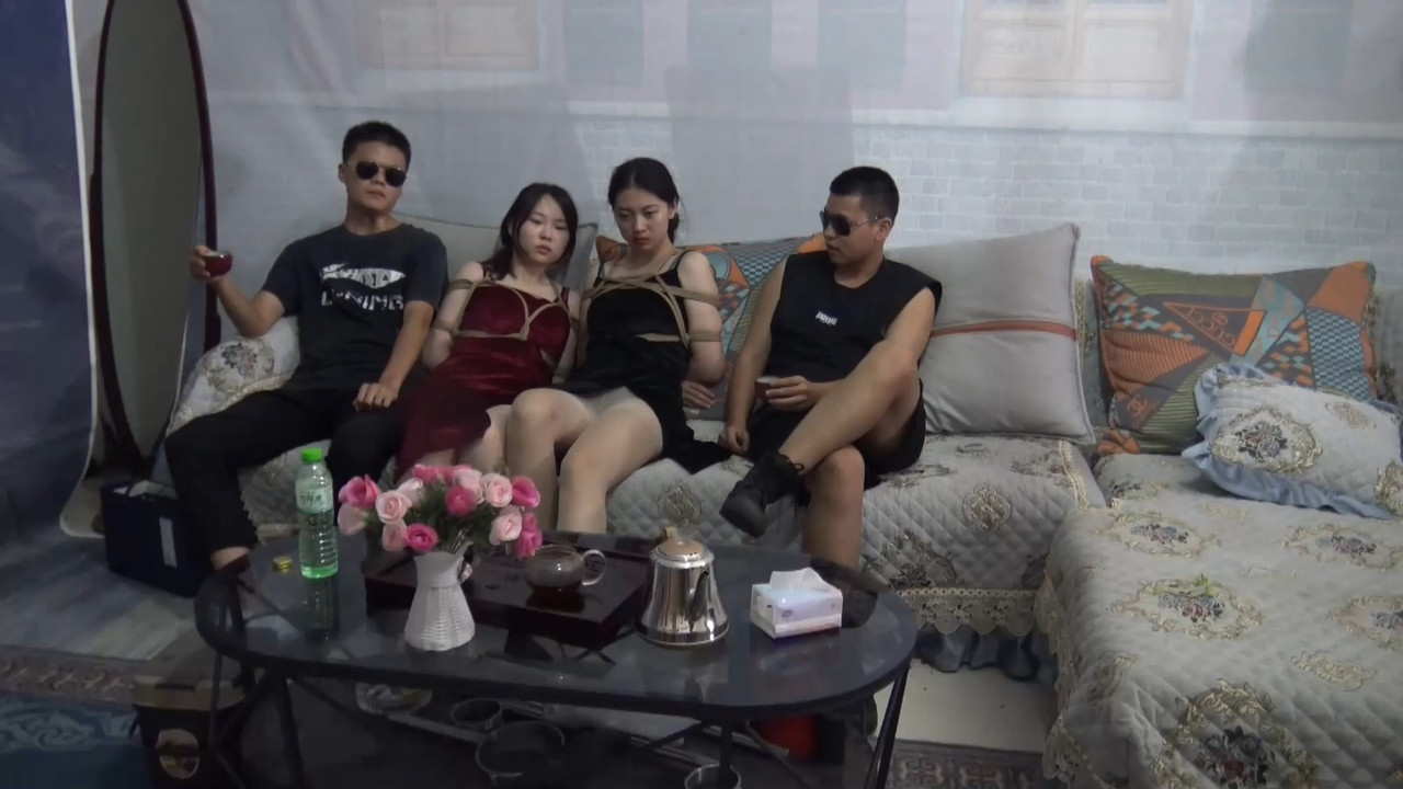 胜景影视 两女M捆绑着倒茶伺候.mp4_20220831_091924.077