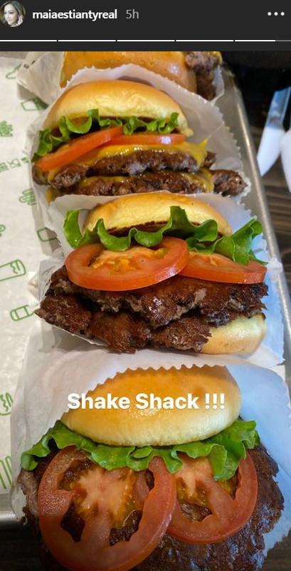 Maia Estianty dan Irwan Mussry saat liburan Tahun Baru 2020 di Jepang.