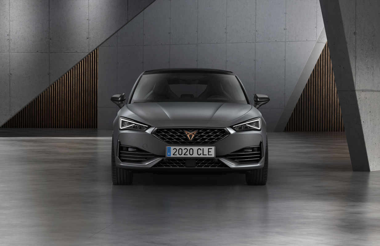 CUPRA_5D_PHEV_02_HQ