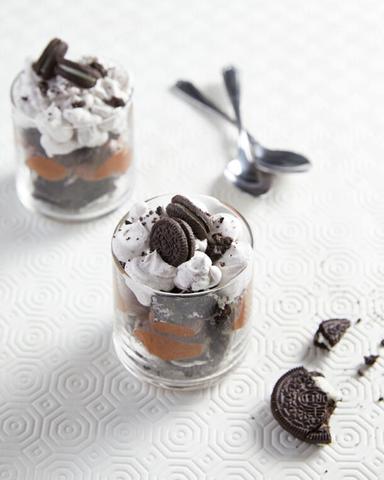 eykolo glyko se potiri me oreo gastronomos 610x762