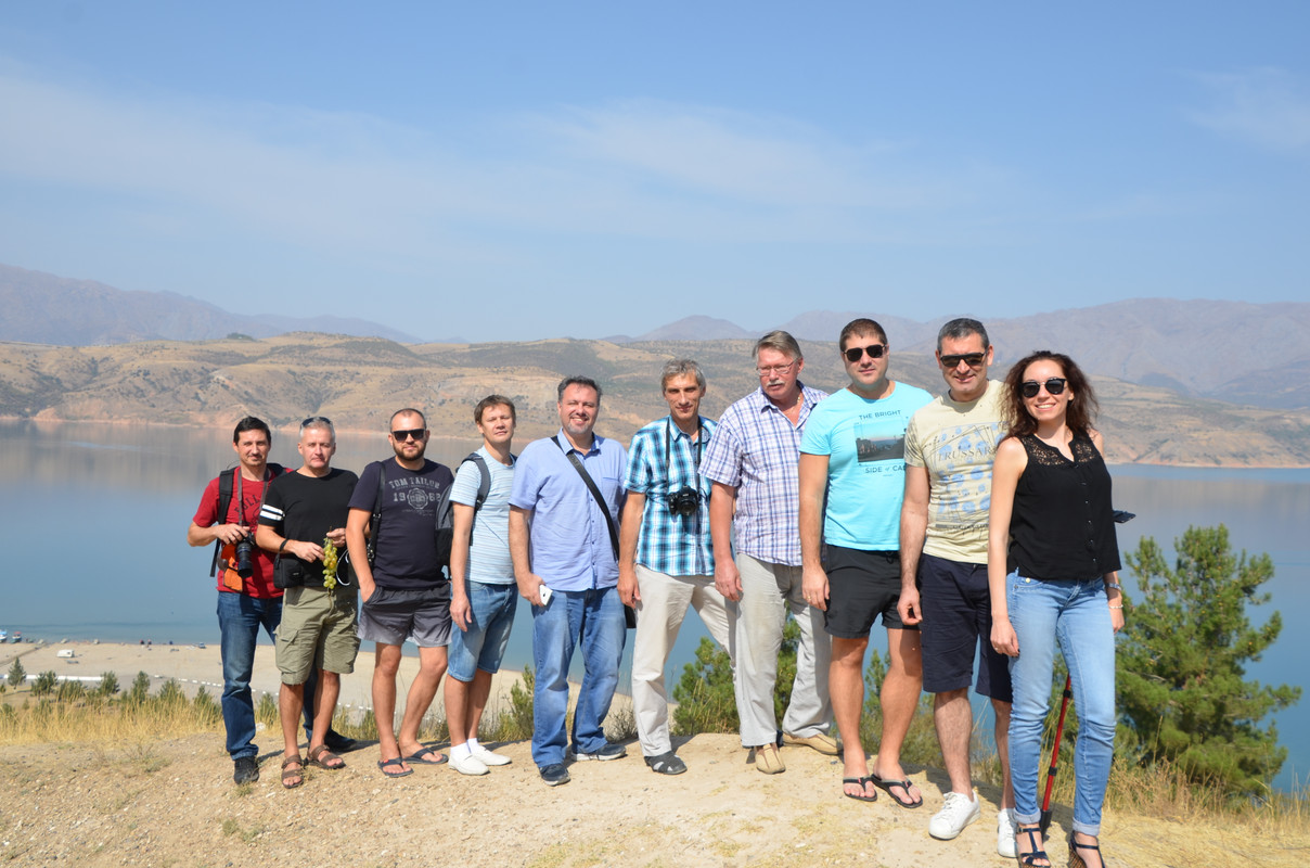 На озере Чарвак Узбекистан октябрь 2018 год