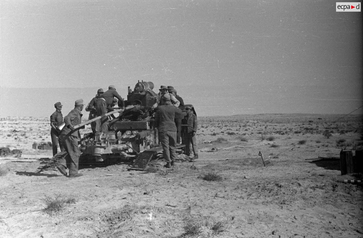 Une pièce d'artillerie allemande de 21 cm Mörser 18.,